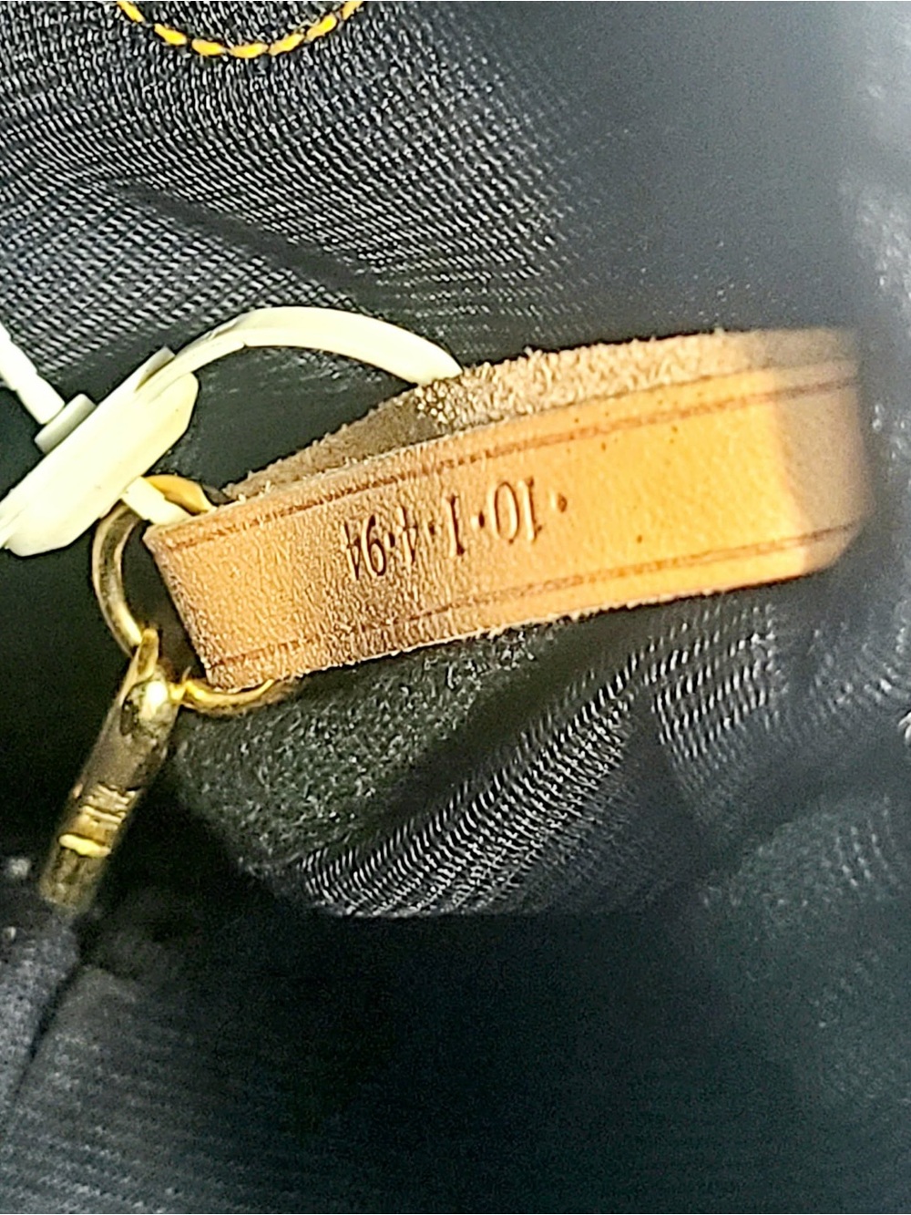 Hunting World Black Duffel with Tan Leather Trim - Picture 6 of 8